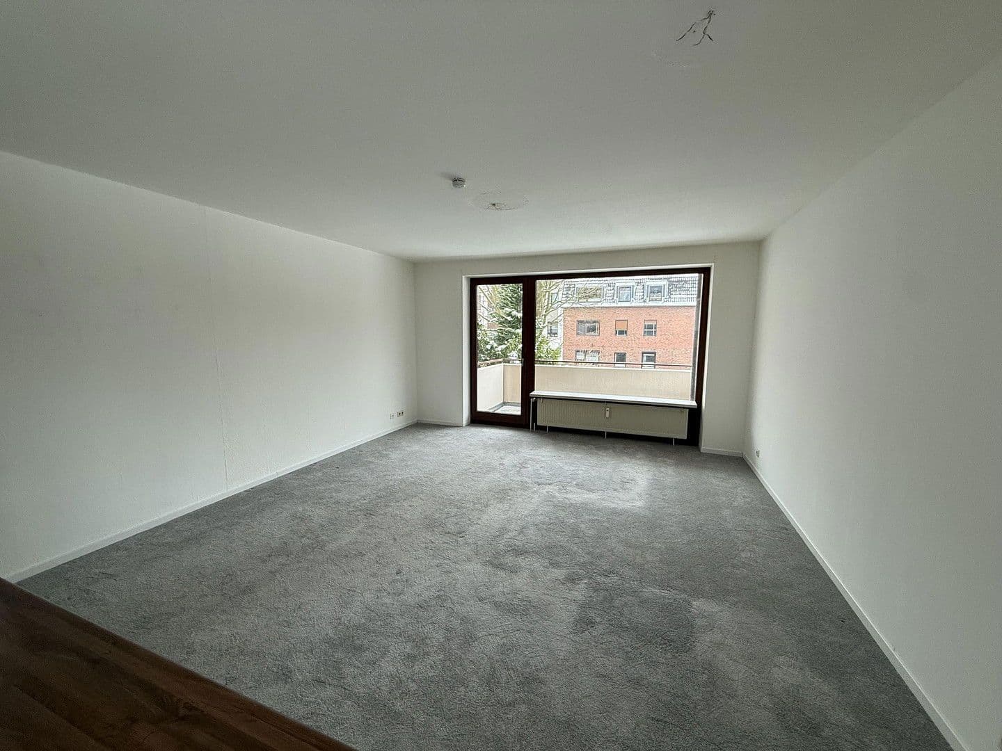 Pronájem bytu 3+1 80 m², Petersdorfstraße, Hamburg, Hamburg Pronájem bytu 3+1 80 m², Petersdorfstraße, Hamburg, Hamburg