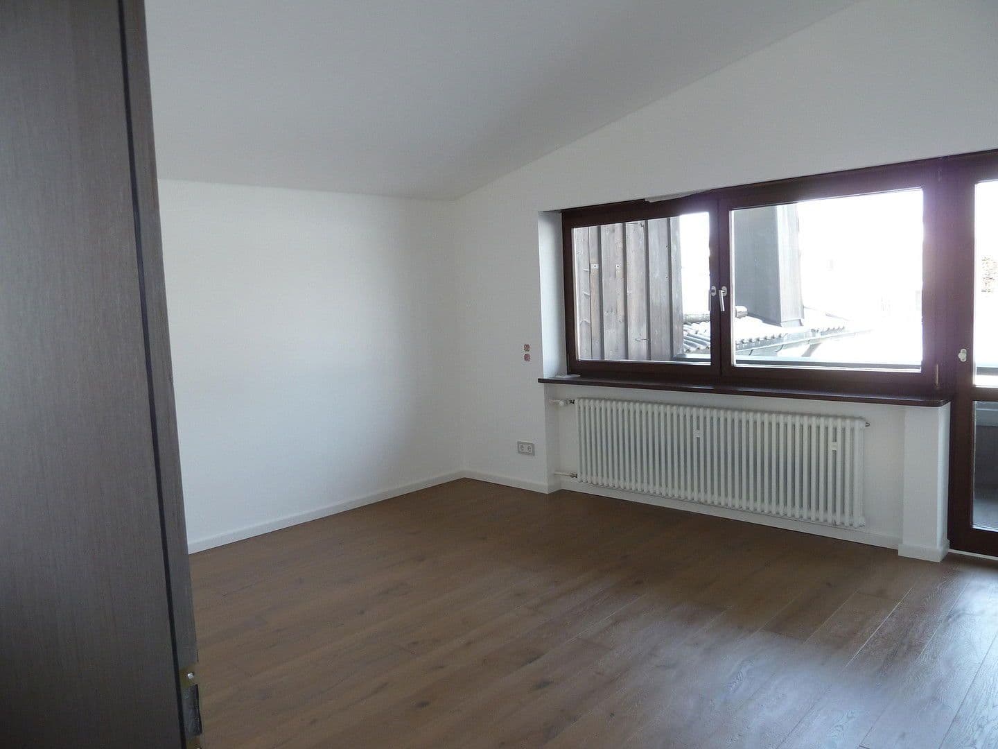 Pronájem bytu 4+1 151 m², Gaißacher Straße 82, 83646 Bad Tölz, Bavorsko Pronájem bytu 4+1 151 m², Gaißacher Straße 82, 83646 Bad Tölz, Bavorsko