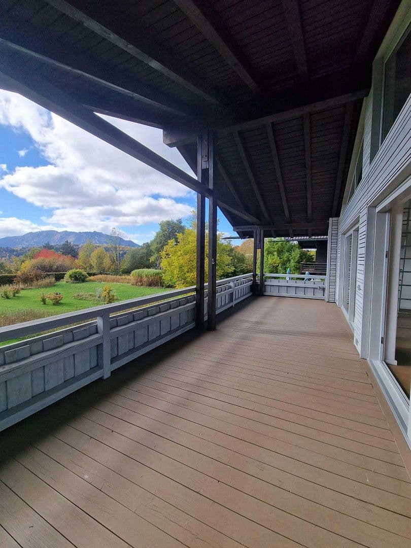 Pronájem bytu 4+1 151 m², Gaißacher Straße 82, 83646 Bad Tölz, Bavorsko Pronájem bytu 4+1 151 m², Gaißacher Straße 82, 83646 Bad Tölz, Bavorsko