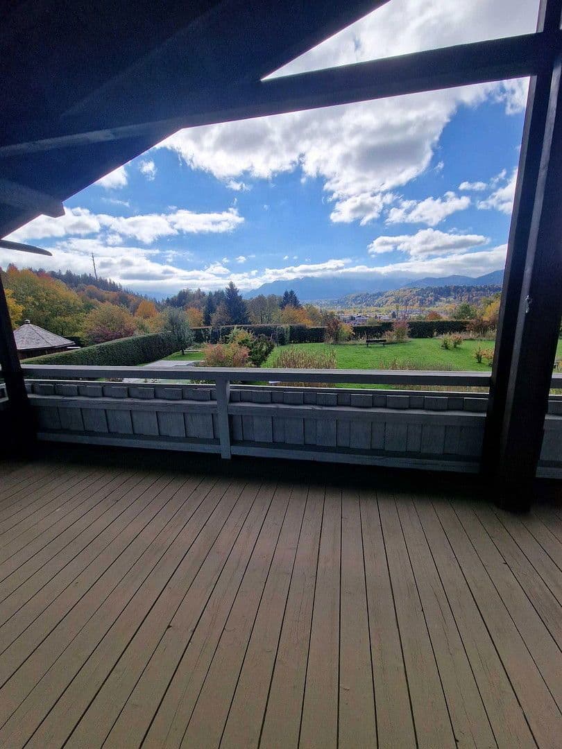 Pronájem bytu 4+1 151 m², Gaißacher Straße 82, 83646 Bad Tölz, Bavorsko Pronájem bytu 4+1 151 m², Gaißacher Straße 82, 83646 Bad Tölz, Bavorsko