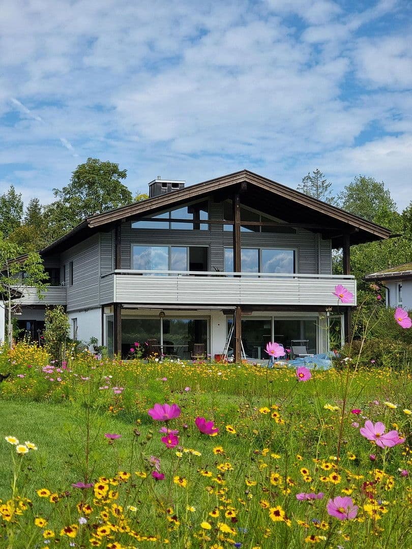 Pronájem bytu 4+1 151 m², Gaißacher Straße 82, 83646 Bad Tölz, Bavorsko Pronájem bytu 4+1 151 m², Gaißacher Straße 82, 83646 Bad Tölz, Bavorsko