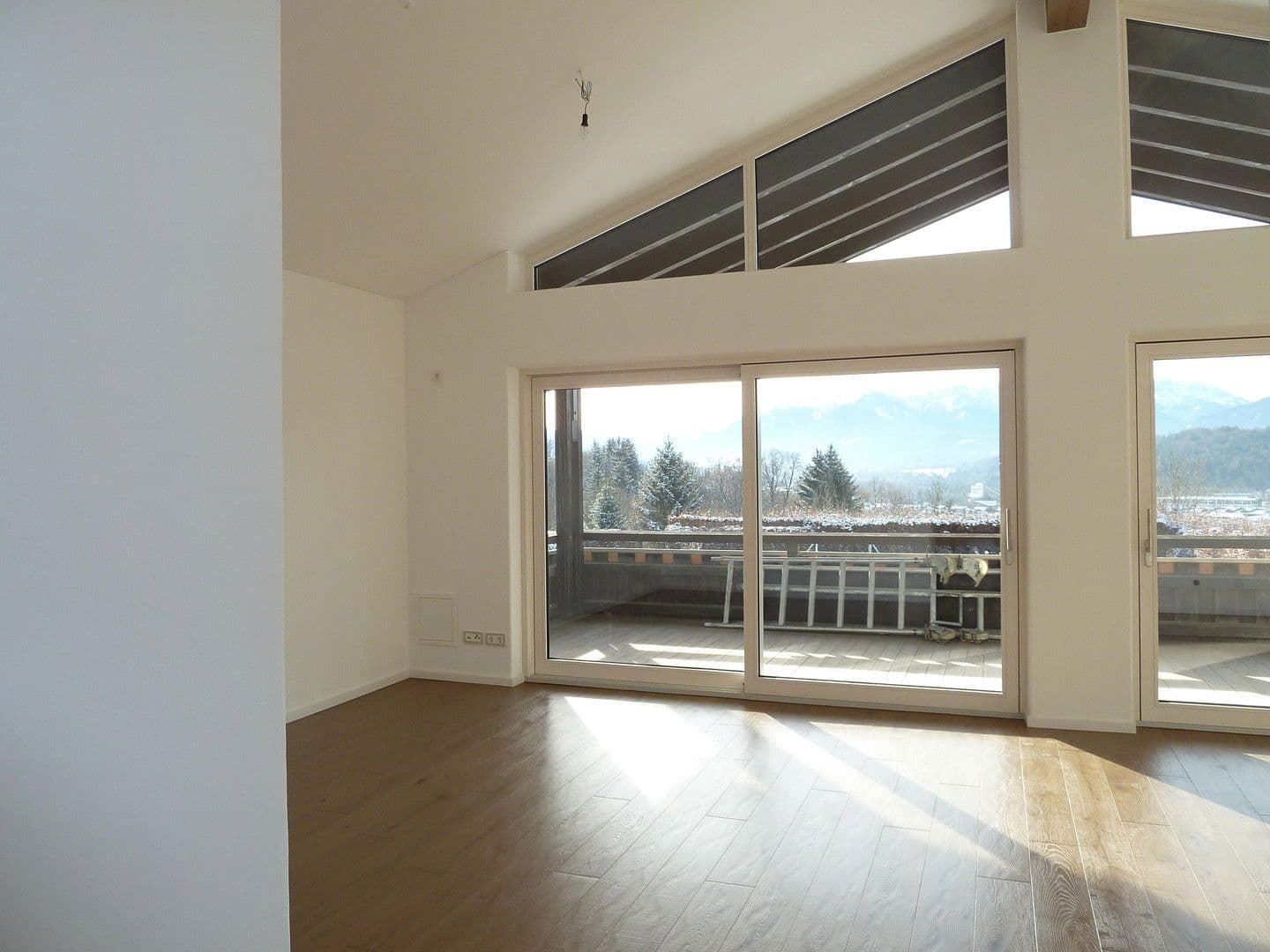 Pronájem bytu 4+1 151 m², Gaißacher Straße 82, 83646 Bad Tölz, Bavorsko Pronájem bytu 4+1 151 m², Gaißacher Straße 82, 83646 Bad Tölz, Bavorsko