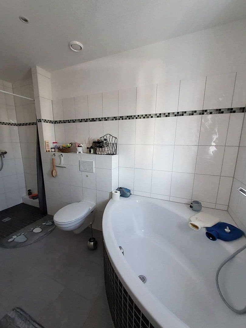 Pronájem domu 141 m², pozemek 180 m², Theodor-Heuss-Str. 37d, Taunusstein, Hessen Pronájem domu 141 m², pozemek 180 m², Theodor-Heuss-Str. 37d, Taunusstein, Hessen