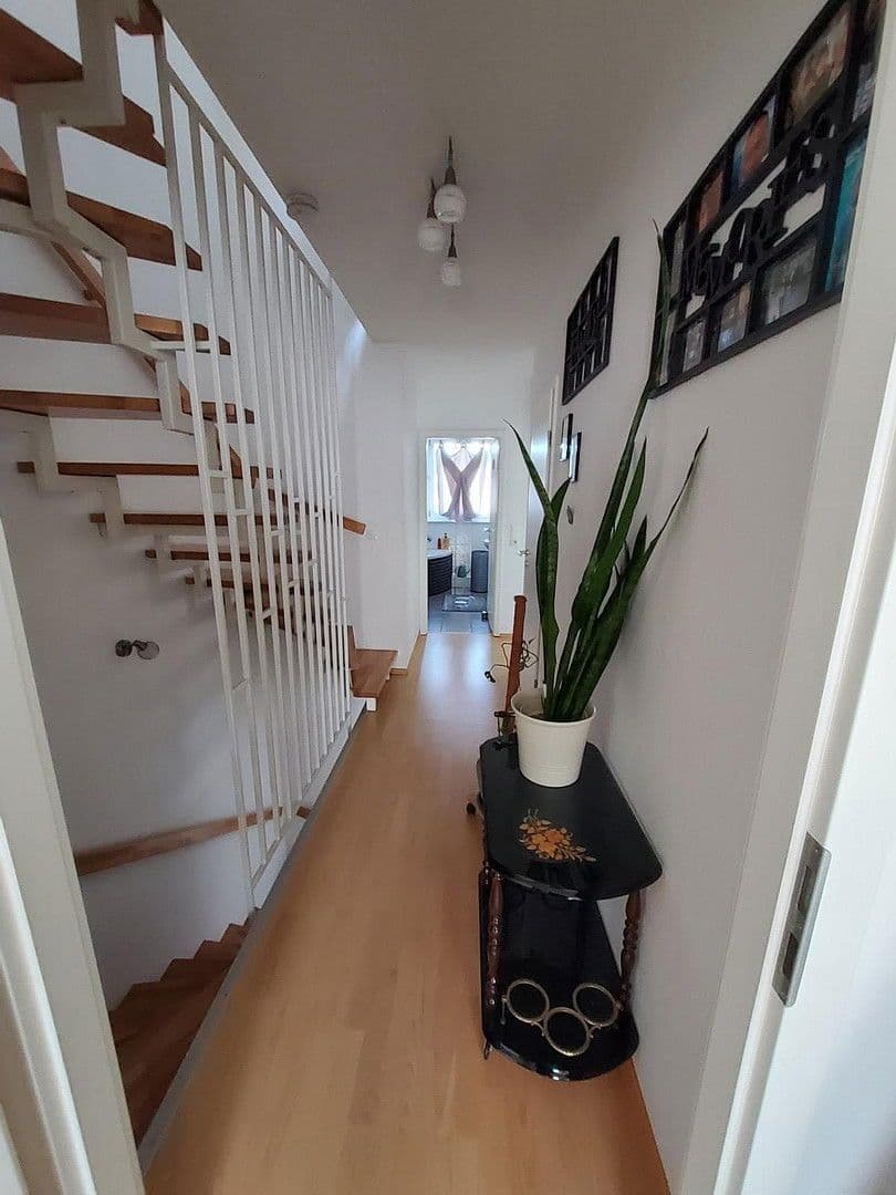 Pronájem domu 141 m², pozemek 180 m², Theodor-Heuss-Str. 37d, Taunusstein, Hessen Pronájem domu 141 m², pozemek 180 m², Theodor-Heuss-Str. 37d, Taunusstein, Hessen