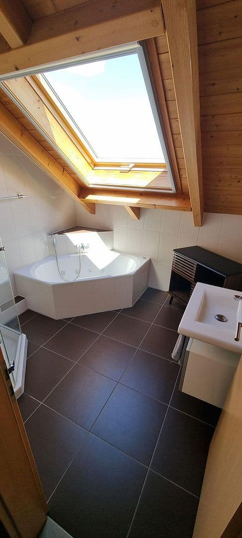 Prodej bytu 5+1 126 m², Obertraubling, Bavorsko Prodej bytu 5+1 126 m², Obertraubling, Bavorsko