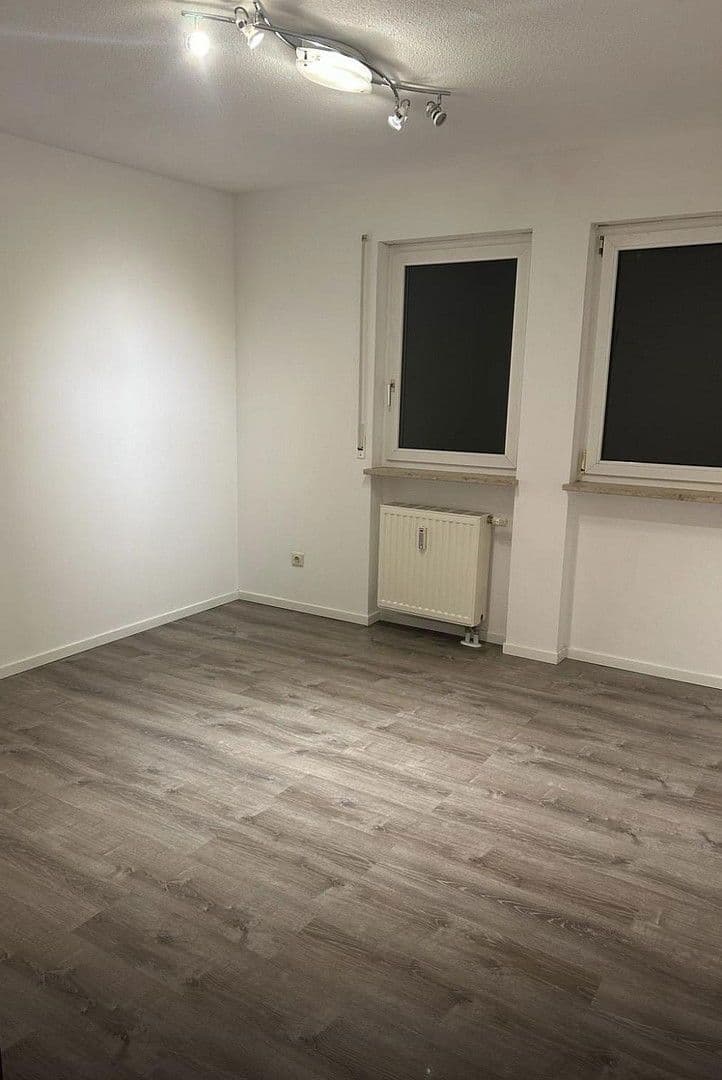 Pronájem bytu 3+1 80 m², Wittelsbacherstraße 21a, Nürnberg, Bavorsko Pronájem bytu 3+1 80 m², Wittelsbacherstraße 21a, Nürnberg, Bavorsko