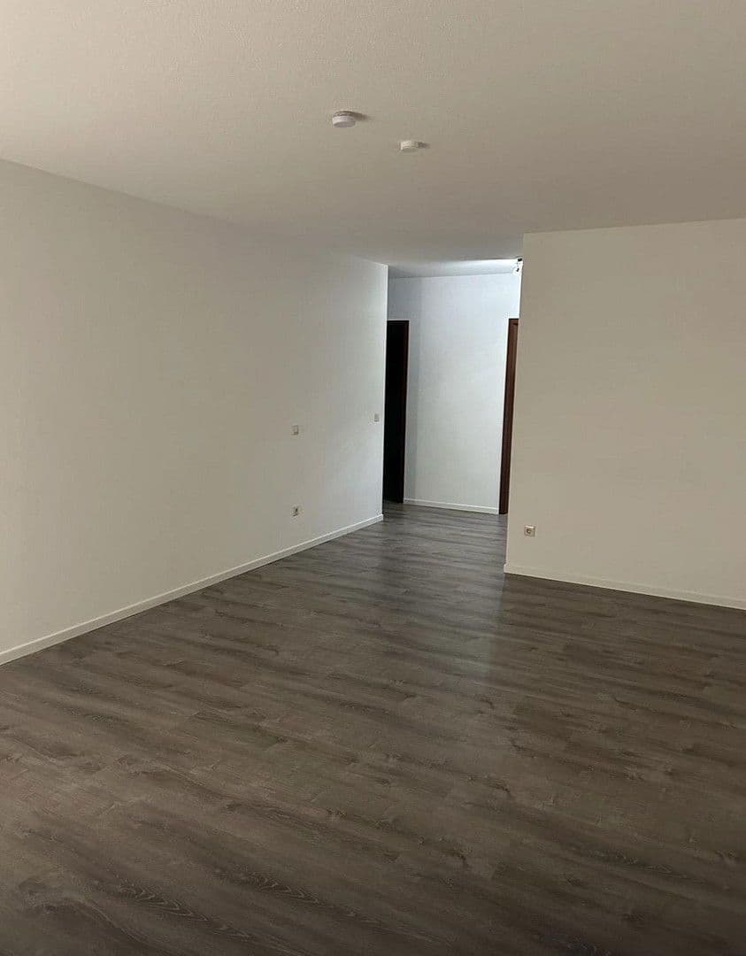 Pronájem bytu 3+1 80 m², Wittelsbacherstraße 21a, Nürnberg, Bavorsko Pronájem bytu 3+1 80 m², Wittelsbacherstraße 21a, Nürnberg, Bavorsko