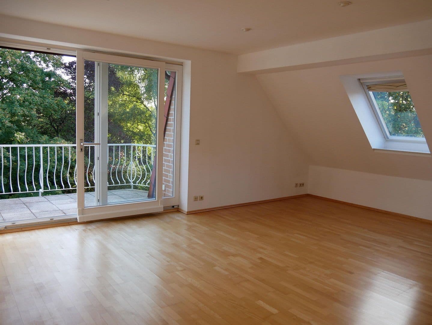 Prodej bytu 2+1 85 m², Eckerkamp 8, Wellingsbüttel, Hamburg Prodej bytu 2+1 85 m², Eckerkamp 8, Wellingsbüttel, Hamburg