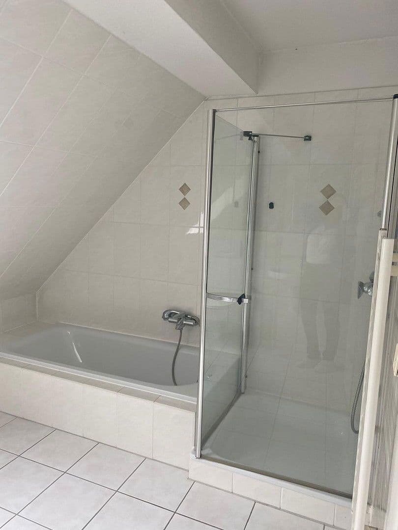 Prodej bytu 2+1 85 m², Eckerkamp 8, Wellingsbüttel, Hamburg Prodej bytu 2+1 85 m², Eckerkamp 8, Wellingsbüttel, Hamburg