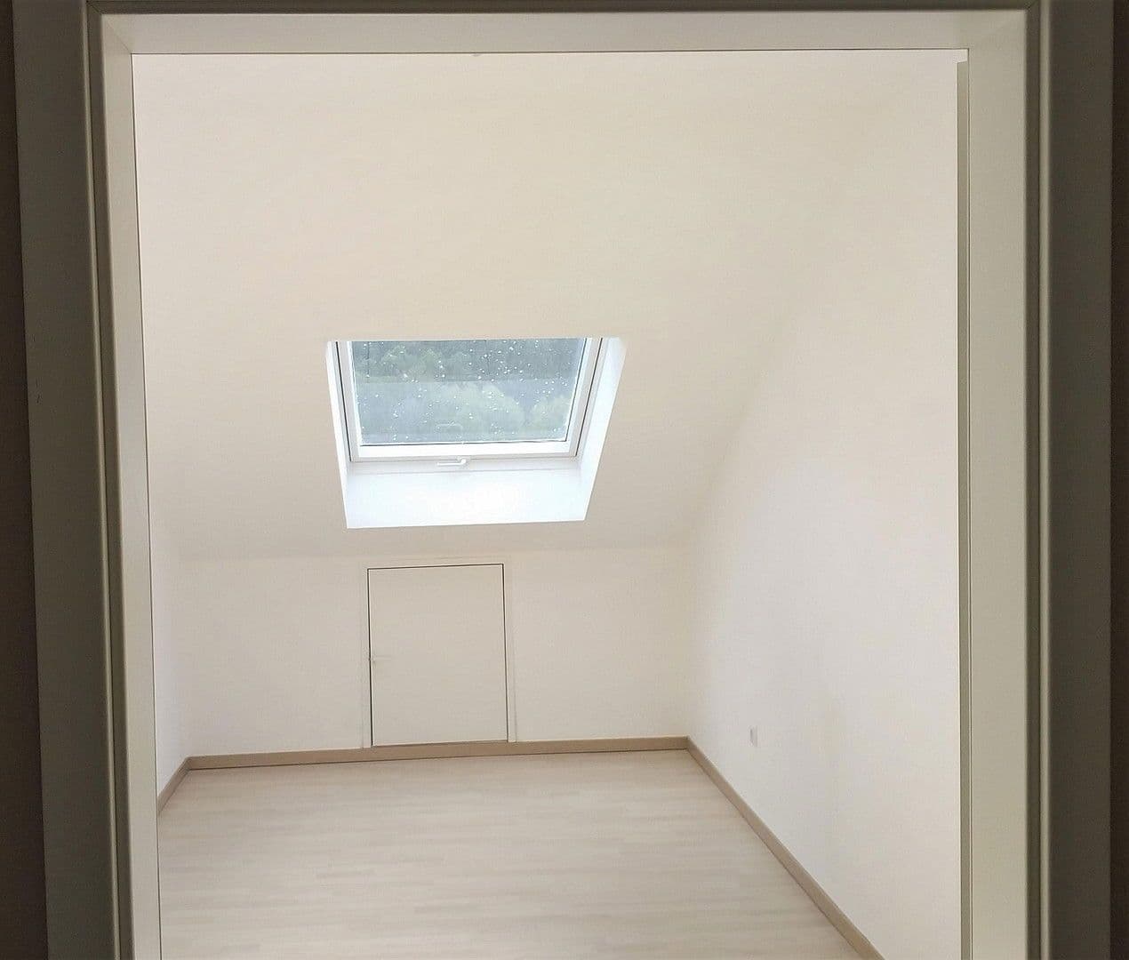 Pronájem bytu 3+1 60 m², Schwäbisch Gmünd, Bádensko-Württembersko Pronájem bytu 3+1 60 m², Schwäbisch Gmünd, Bádensko-Württembersko