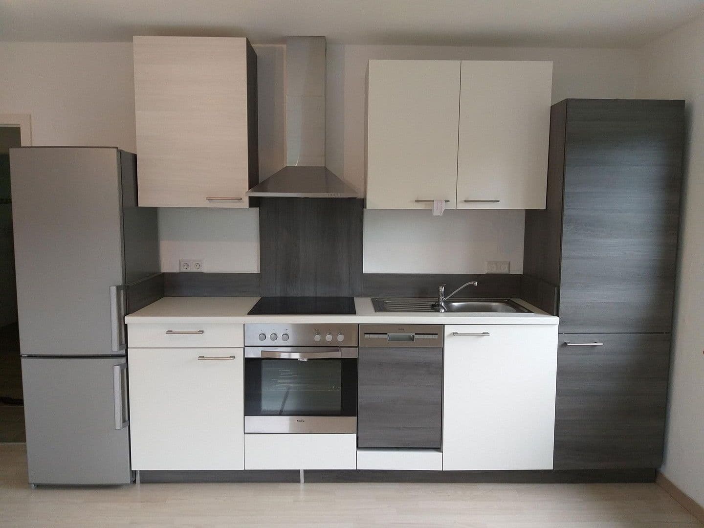 Pronájem bytu 3+1 60 m², Schwäbisch Gmünd, Bádensko-Württembersko Pronájem bytu 3+1 60 m², Schwäbisch Gmünd, Bádensko-Württembersko