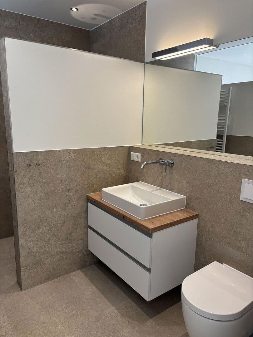 Pronájem bytu 3+1 79 m², Legden, Severní Porýní-Vestfálsko Pronájem bytu 3+1 79 m², Legden, Severní Porýní-Vestfálsko