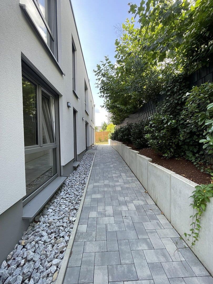 Pronájem bytu 2+1 75 m², Kirschblütenweg 11, Düsseldorf, Severní Porýní-Vestfálsko Pronájem bytu 2+1 75 m², Kirschblütenweg 11, Düsseldorf, Severní Porýní-Vestfálsko