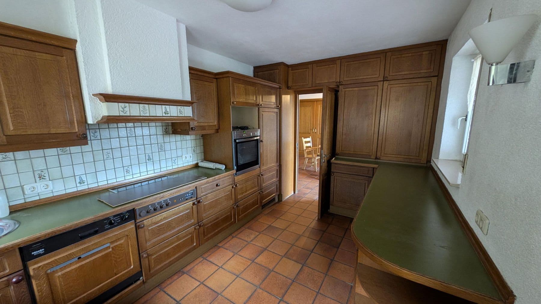 Pronájem bytu 3+1 120 m², Bürgermeister-Fröber-Weg 2, Kreuzwertheim, Bavorsko Pronájem bytu 3+1 120 m², Bürgermeister-Fröber-Weg 2, Kreuzwertheim, Bavorsko