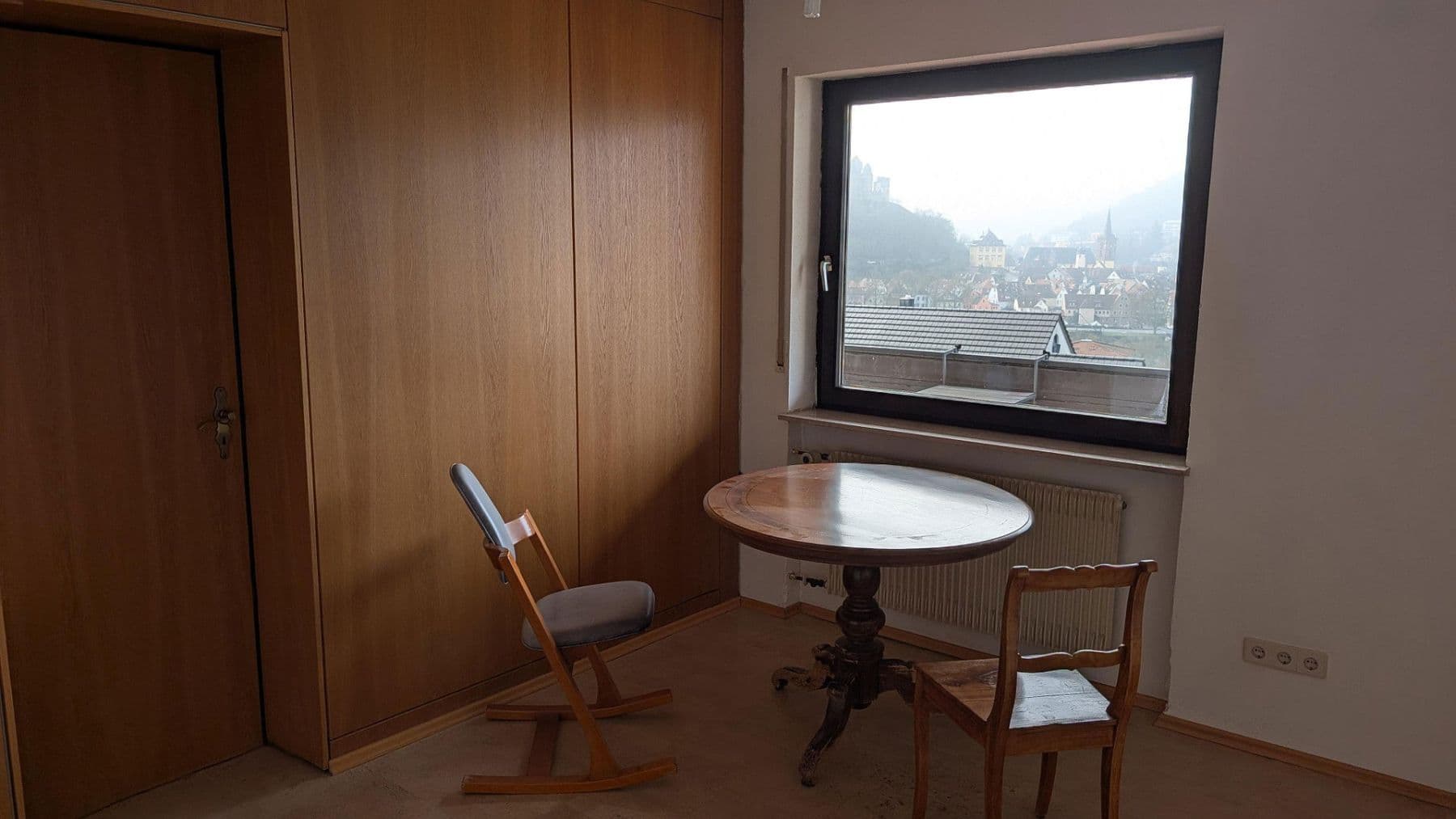 Pronájem bytu 3+1 120 m², Bürgermeister-Fröber-Weg 2, Kreuzwertheim, Bavorsko Pronájem bytu 3+1 120 m², Bürgermeister-Fröber-Weg 2, Kreuzwertheim, Bavorsko