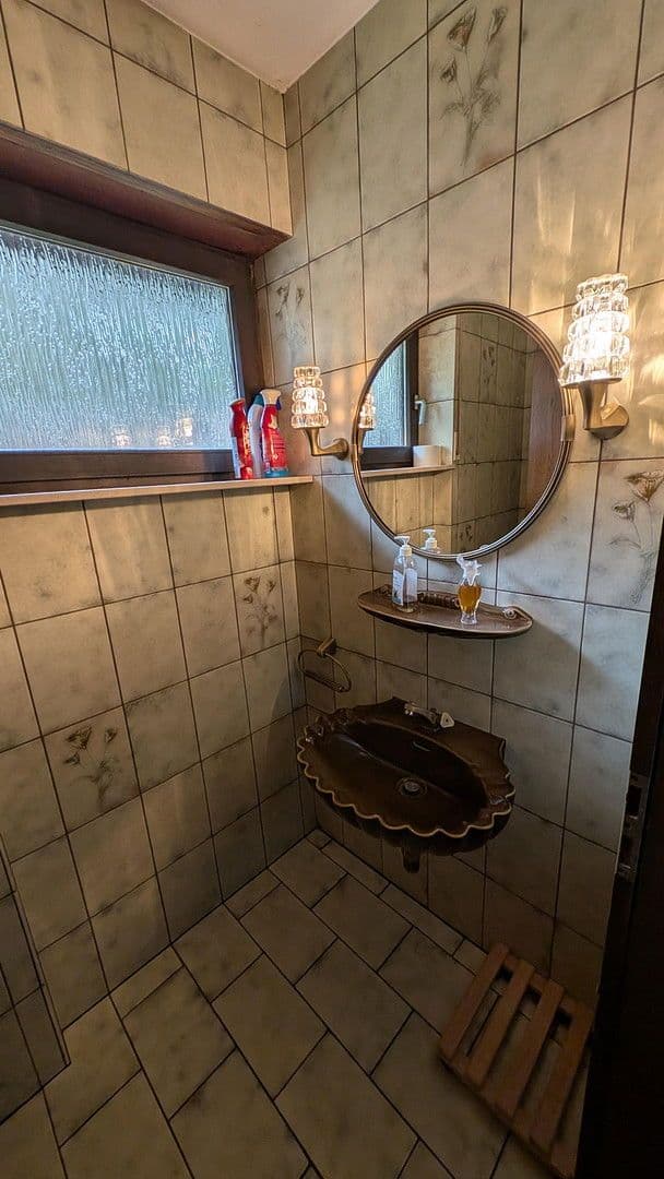 Pronájem bytu 3+1 120 m², Bürgermeister-Fröber-Weg 2, Kreuzwertheim, Bavorsko Pronájem bytu 3+1 120 m², Bürgermeister-Fröber-Weg 2, Kreuzwertheim, Bavorsko