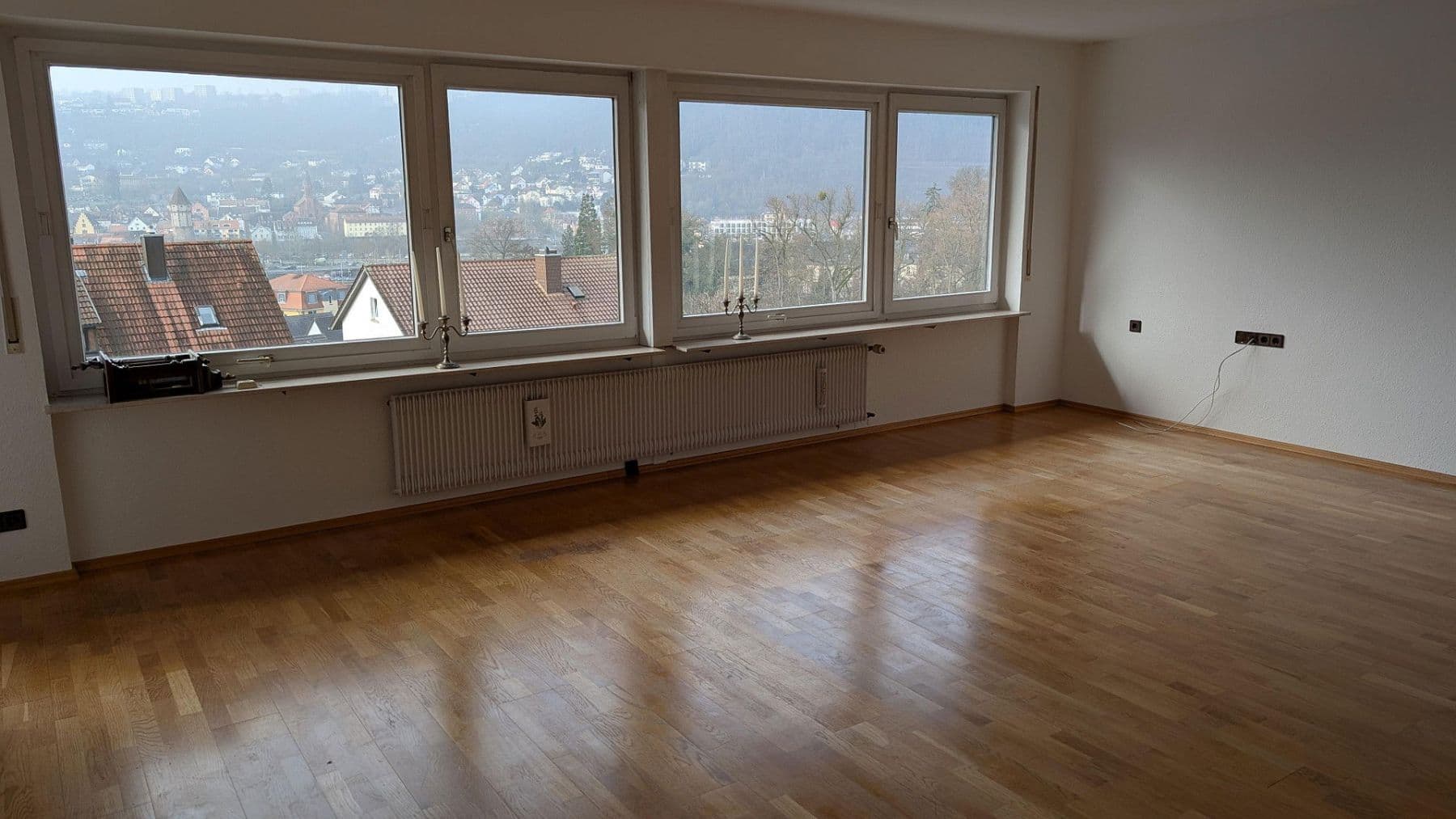 Pronájem bytu 3+1 120 m², Bürgermeister-Fröber-Weg 2, Kreuzwertheim, Bavorsko Pronájem bytu 3+1 120 m², Bürgermeister-Fröber-Weg 2, Kreuzwertheim, Bavorsko