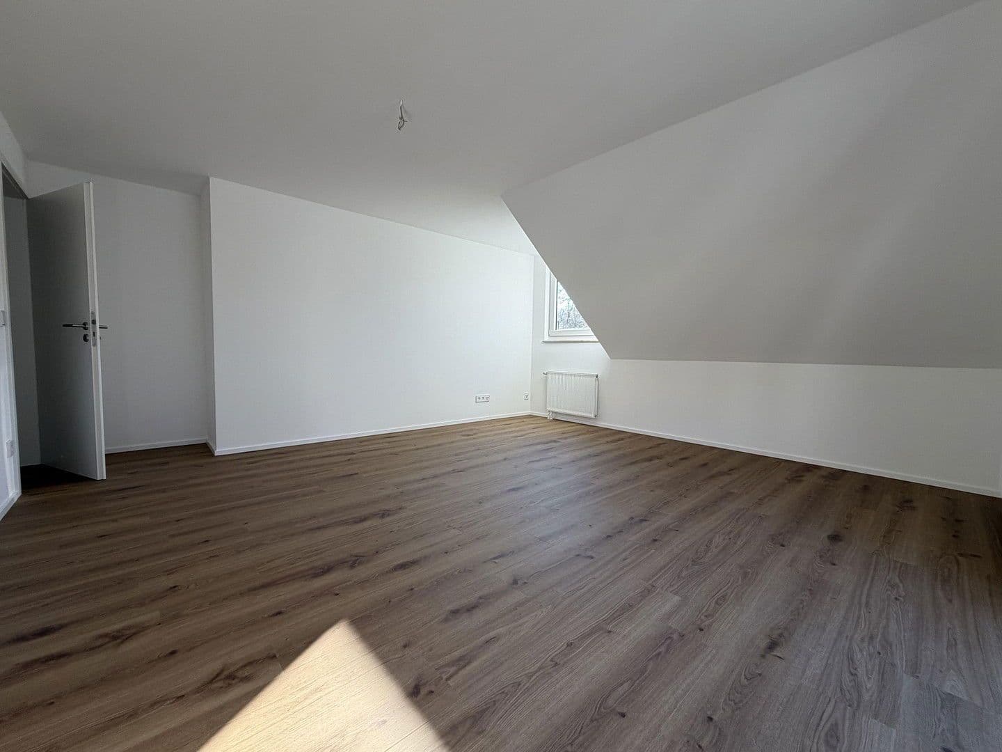 Prodej bytu 3+1 95 m², Bornhausweg 15, Freudenberg, Severní Porýní-Vestfálsko Prodej bytu 3+1 95 m², Bornhausweg 15, Freudenberg, Severní Porýní-Vestfálsko