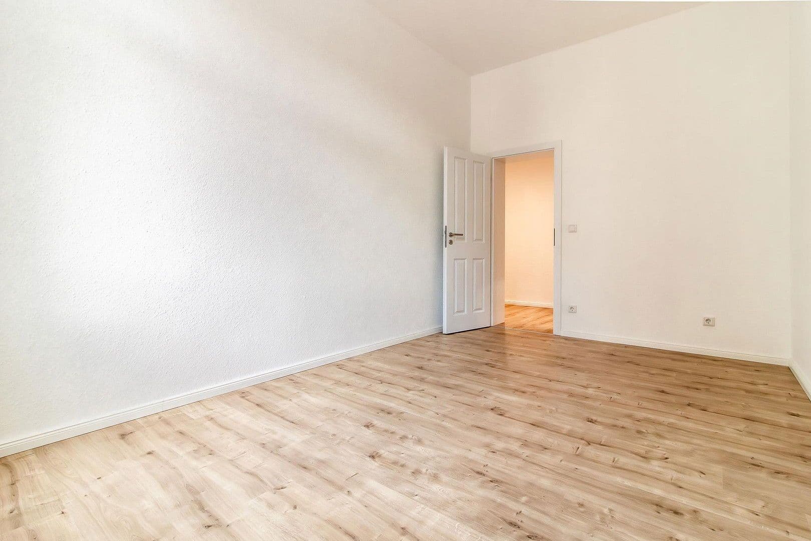 Prodej bytu 4+1 94 m², Chemnitz, Sasko Prodej bytu 4+1 94 m², Chemnitz, Sasko