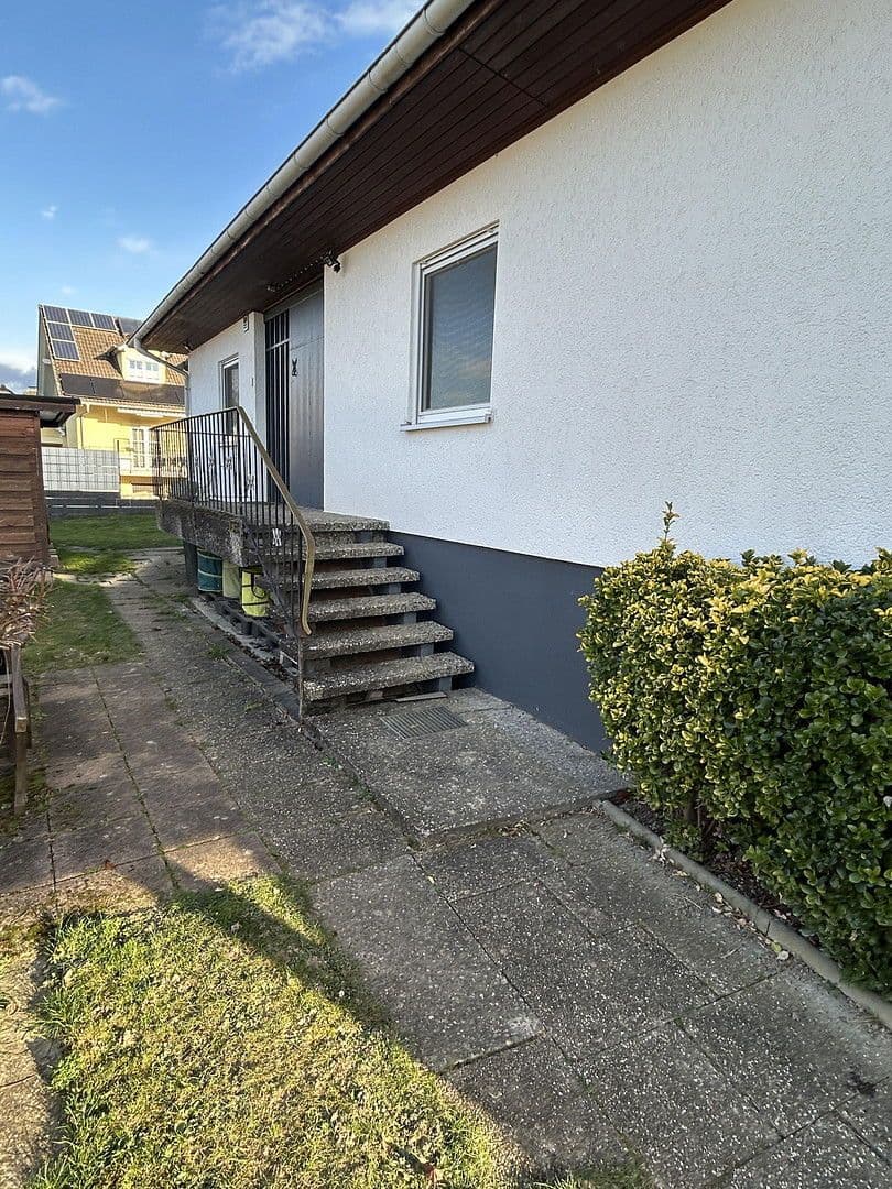 Prodej domu 165 m², pozemek 752 m², Herbolzheim, Bádensko-Württembersko Prodej domu 165 m², pozemek 752 m², Herbolzheim, Bádensko-Württembersko