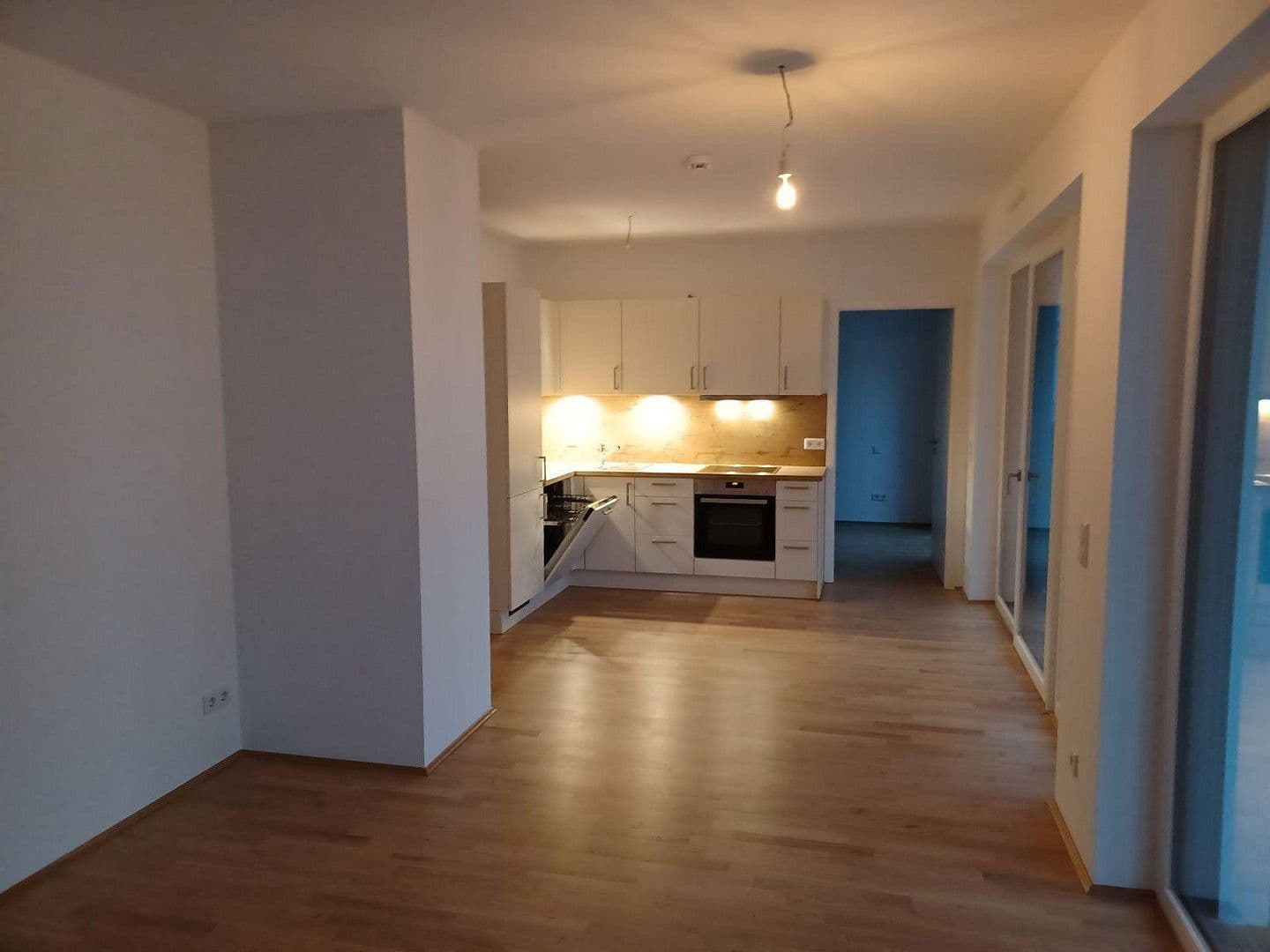 Pronájem bytu 2+1 60 m², Hönower Straße 5, Berlin, Berlín Pronájem bytu 2+1 60 m², Hönower Straße 5, Berlin, Berlín
