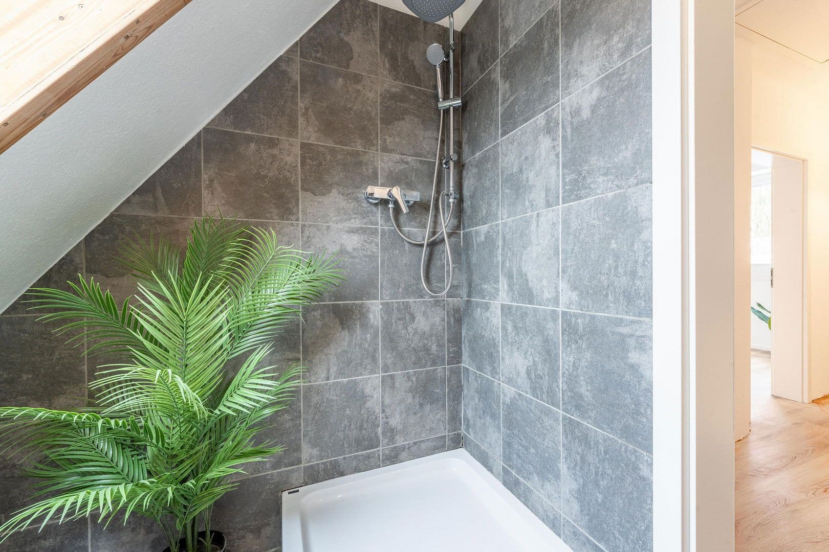 Prodej domu 123 m², pozemek 370 m², Kiel, Šlesvicko-Holštýnsko Prodej domu 123 m², pozemek 370 m², Kiel, Šlesvicko-Holštýnsko