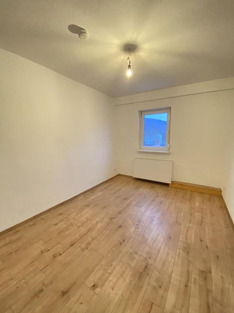 Pronájem bytu 3+1 80 m², Schöllbronner Straße, Ettlingen, Bádensko-Württembersko Pronájem bytu 3+1 80 m², Schöllbronner Straße, Ettlingen, Bádensko-Württembersko