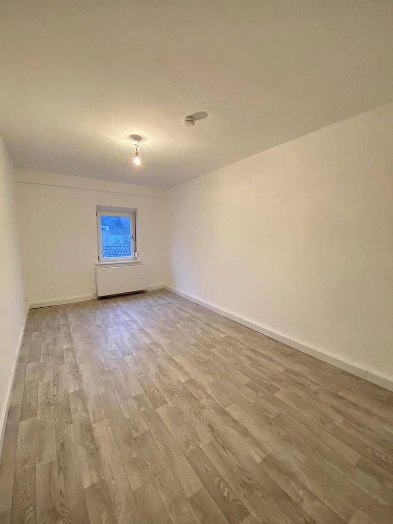 Pronájem bytu 3+1 80 m², Schöllbronner Straße, Ettlingen, Bádensko-Württembersko Pronájem bytu 3+1 80 m², Schöllbronner Straße, Ettlingen, Bádensko-Württembersko