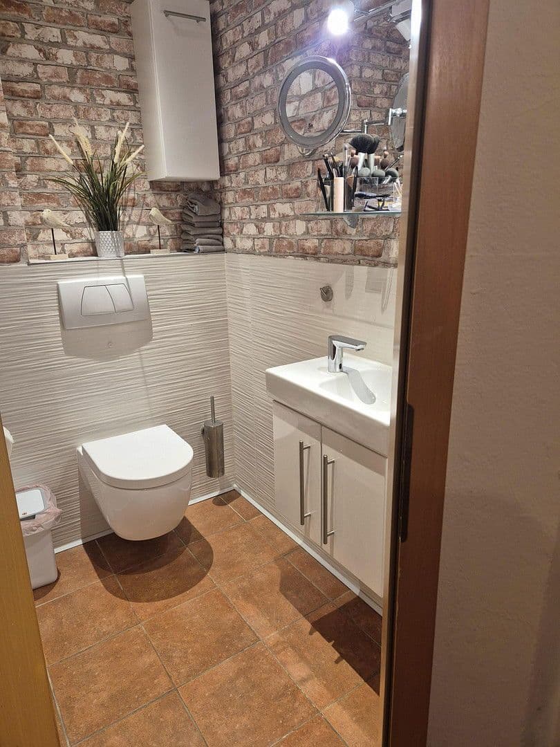 Prodej domu 181 m², pozemek 819 m², Schmiedestr.1, Twedt, Šlesvicko-Holštýnsko Prodej domu 181 m², pozemek 819 m², Schmiedestr.1, Twedt, Šlesvicko-Holštýnsko