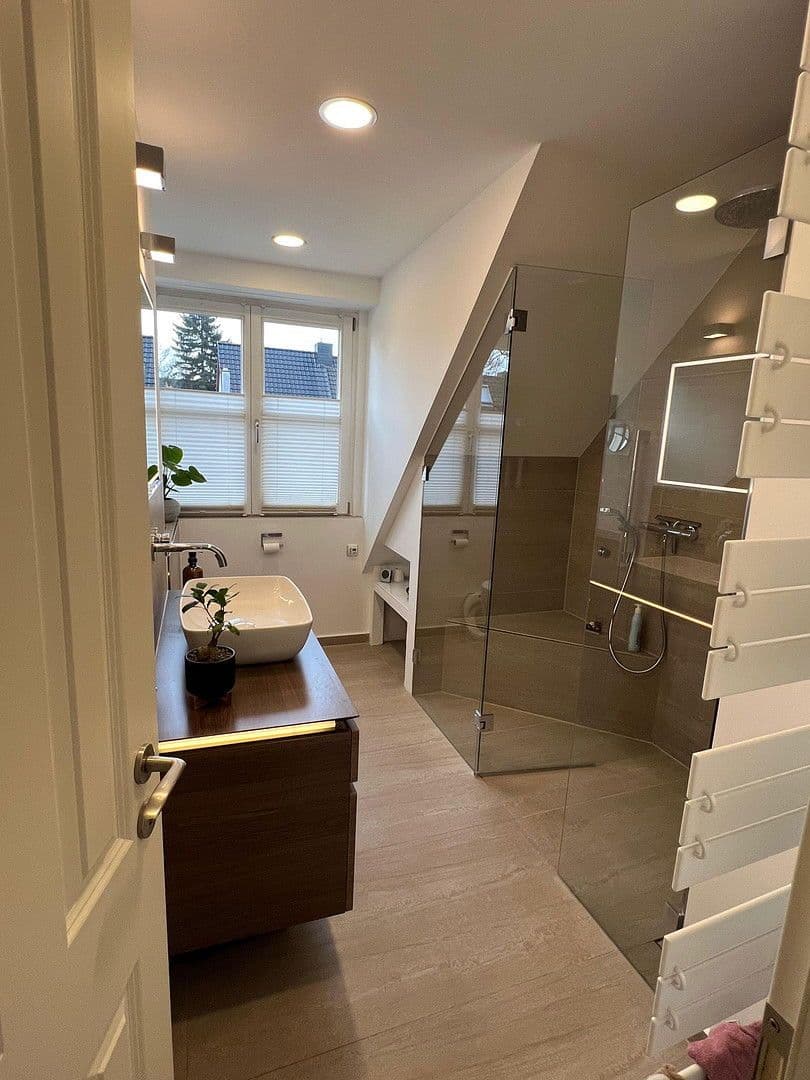 Prodej domu 127 m², pozemek 404 m², Neuss, Severní Porýní-Vestfálsko Prodej domu 127 m², pozemek 404 m², Neuss, Severní Porýní-Vestfálsko