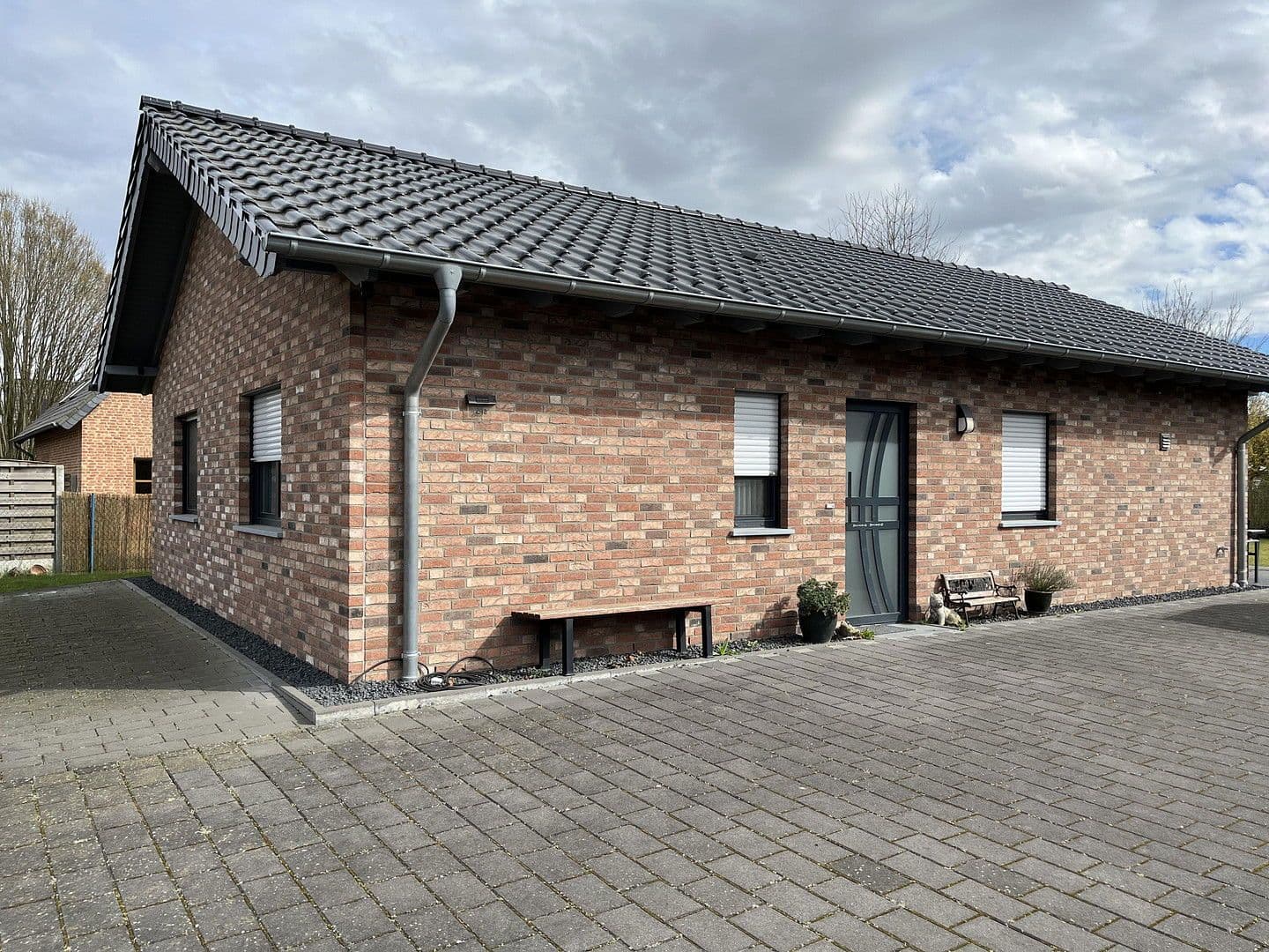 Prodej domu 95 m², pozemek 658 m², Heinsberg, Severní Porýní-Vestfálsko Prodej domu 95 m², pozemek 658 m², Heinsberg, Severní Porýní-Vestfálsko