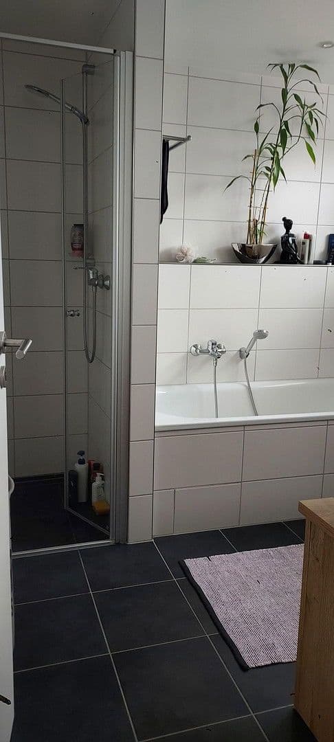 Prodej domu 125 m², pozemek 142 m², Feucht, Bavorsko Prodej domu 125 m², pozemek 142 m², Feucht, Bavorsko