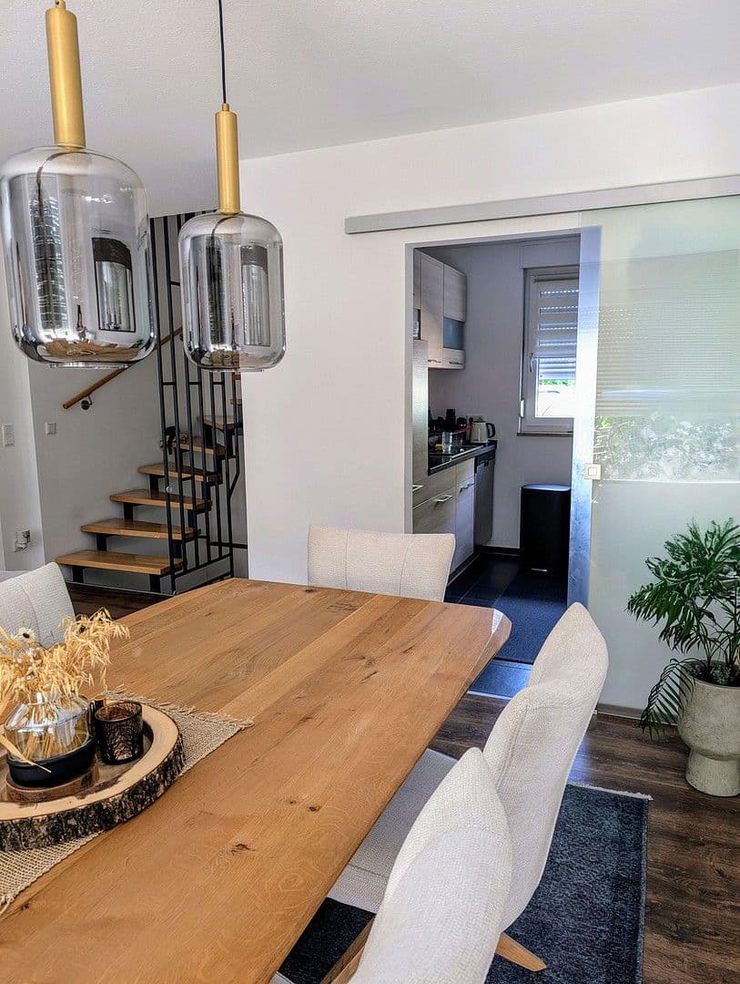 Prodej domu 125 m², pozemek 142 m², Feucht, Bavorsko Prodej domu 125 m², pozemek 142 m², Feucht, Bavorsko