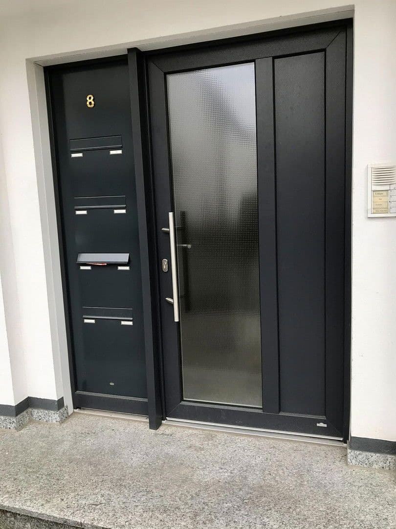 Pronájem bytu 3+1 75 m², Münzenburgstr. 8, Oberursel (Taunus), Hessen Pronájem bytu 3+1 75 m², Münzenburgstr. 8, Oberursel (Taunus), Hessen