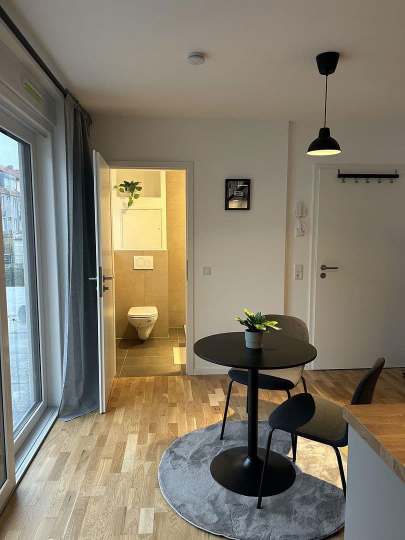 Pronájem bytu 1+kk 30 m², Mannheim, Bádensko-Württembersko Pronájem bytu 1+kk 30 m², Mannheim, Bádensko-Württembersko