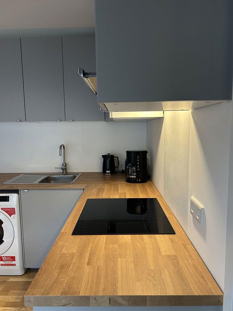 Pronájem bytu 1+kk 30 m², Mannheim, Bádensko-Württembersko Pronájem bytu 1+kk 30 m², Mannheim, Bádensko-Württembersko