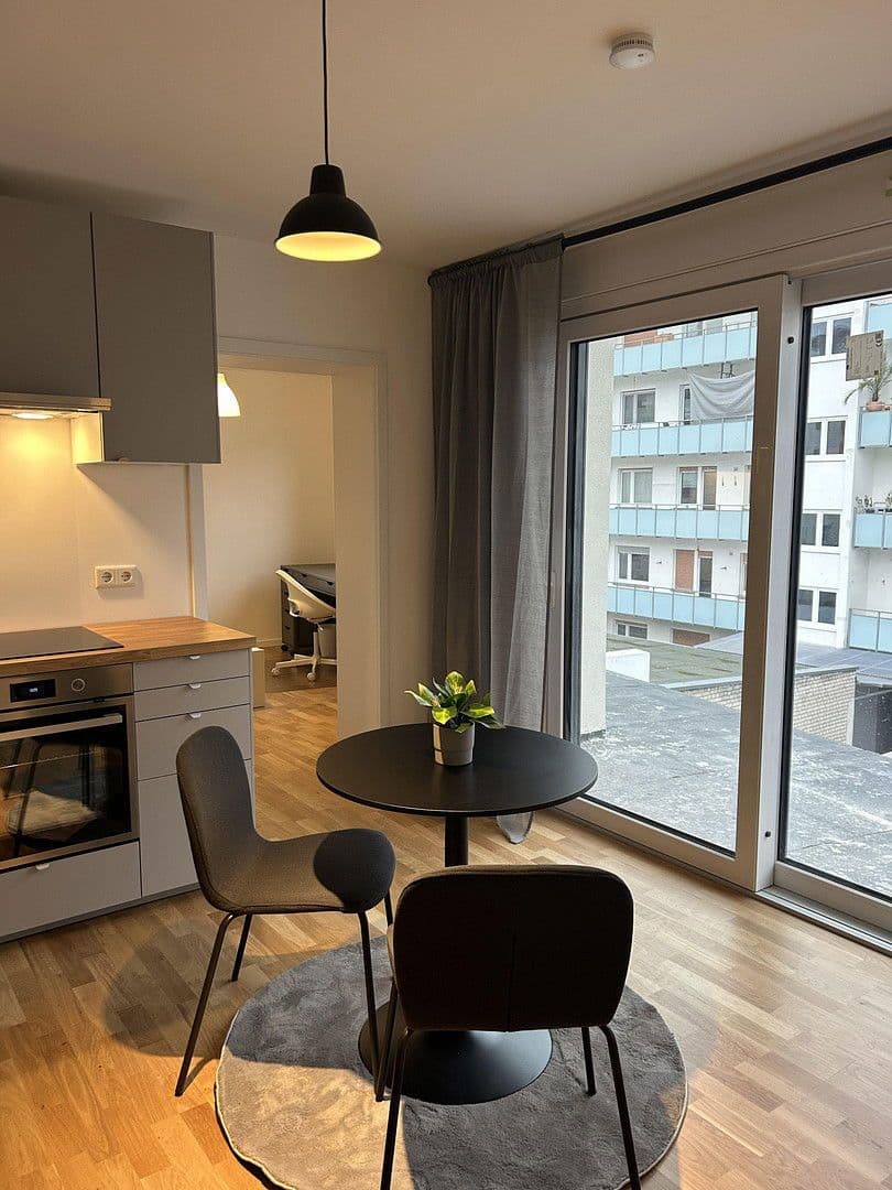 Pronájem bytu 1+kk 30 m², Mannheim, Bádensko-Württembersko Pronájem bytu 1+kk 30 m², Mannheim, Bádensko-Württembersko