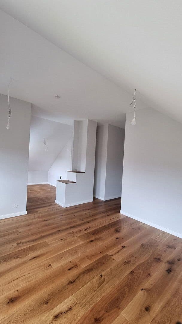 Pronájem bytu 3+1 86 m², Schlüchtern, Hessen Pronájem bytu 3+1 86 m², Schlüchtern, Hessen