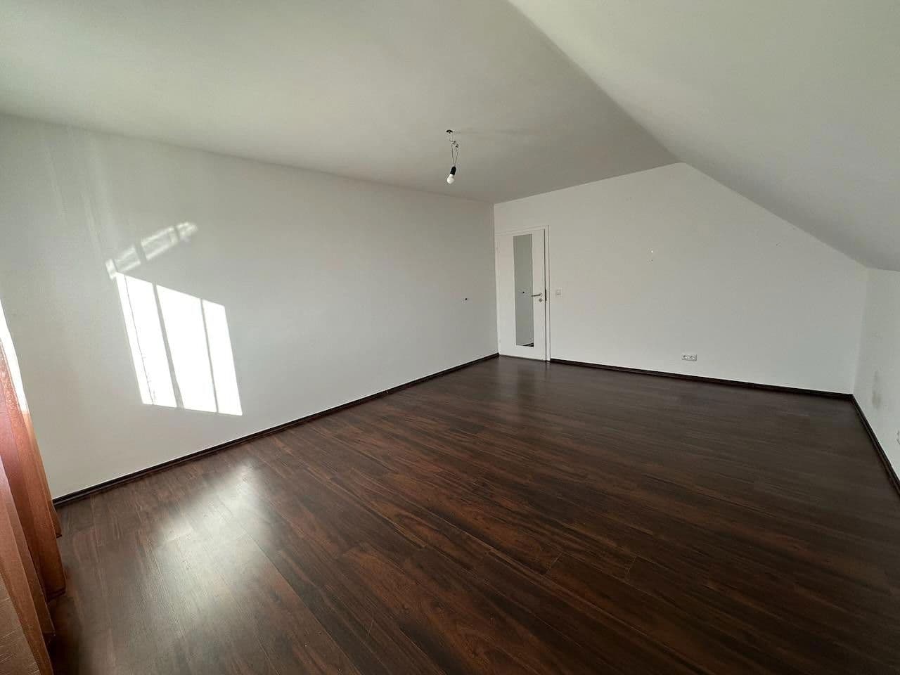 Prodej bytu 3+1 95 m², Kaarst, Severní Porýní-Vestfálsko Prodej bytu 3+1 95 m², Kaarst, Severní Porýní-Vestfálsko