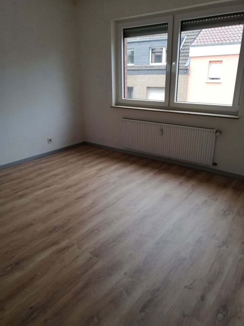 Pronájem bytu 3+1 82 m², Düren, Severní Porýní-Vestfálsko Pronájem bytu 3+1 82 m², Düren, Severní Porýní-Vestfálsko