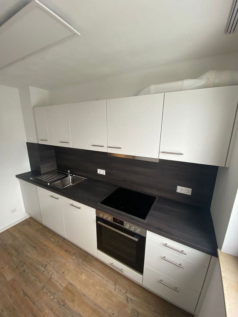 Pronájem bytu 2+1 46 m², Jakobstrasse, Nürtingen, Bádensko-Württembersko Pronájem bytu 2+1 46 m², Jakobstrasse, Nürtingen, Bádensko-Württembersko