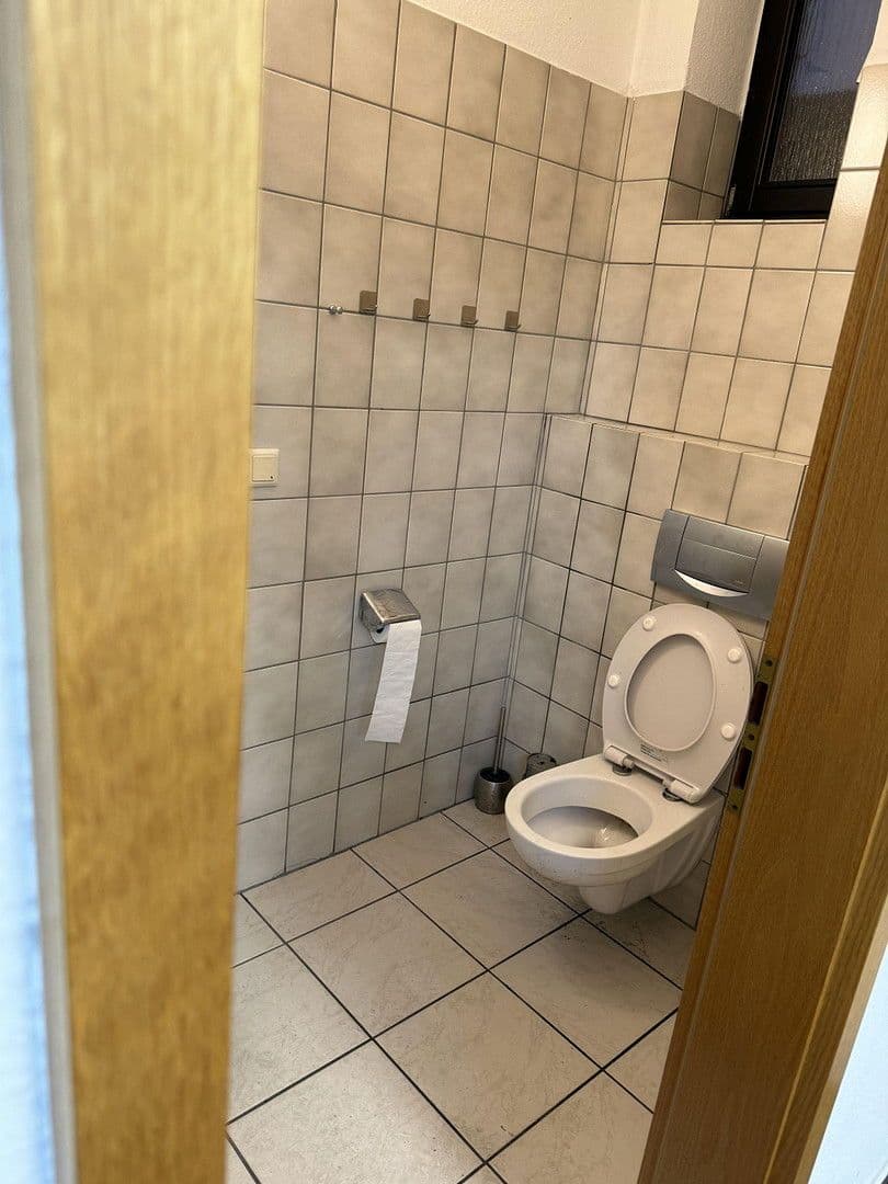 Pronájem kanceláře 90 m², Duisburg, Severní Porýní-Vestfálsko Pronájem kanceláře 90 m², Duisburg, Severní Porýní-Vestfálsko