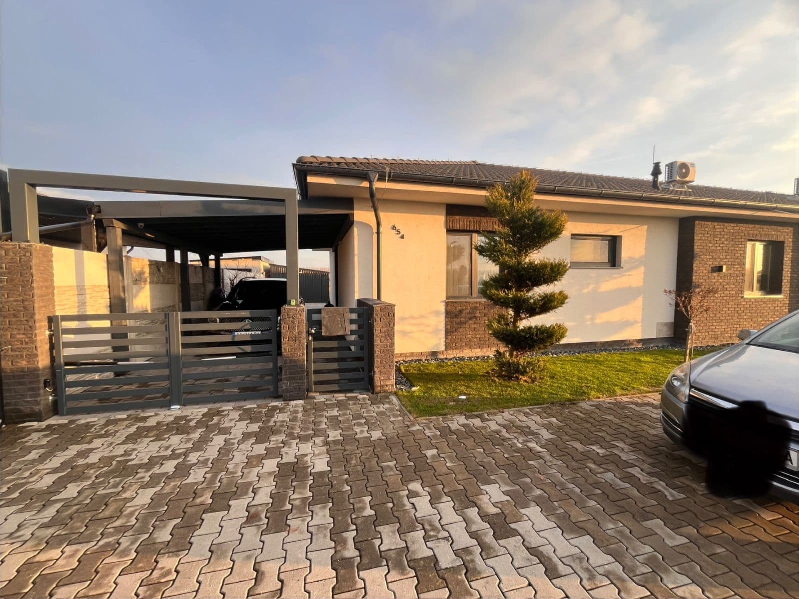 Prodej domu 140 m², pozemek 1.255 m², Orechová Potôň, Trnavský kraj Prodej domu 140 m², pozemek 1.255 m², Orechová Potôň, Trnavský kraj