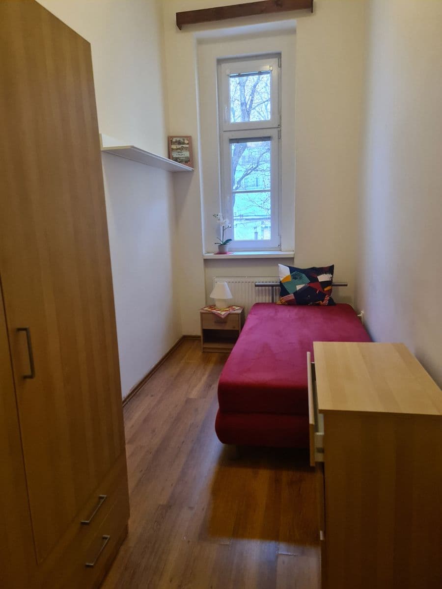 Pronájem bytu 4+1 85 m², Varšavská, Praha, Praha Pronájem bytu 4+1 85 m², Varšavská, Praha, Praha