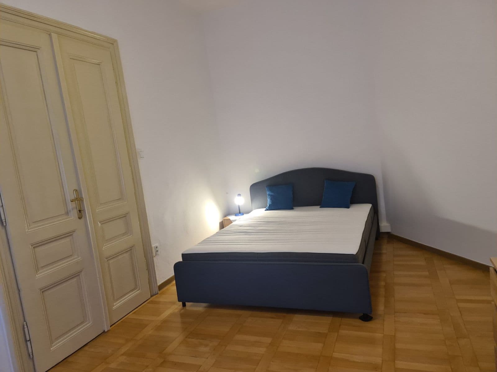 Pronájem bytu 4+1 85 m², Varšavská, Praha, Praha Pronájem bytu 4+1 85 m², Varšavská, Praha, Praha