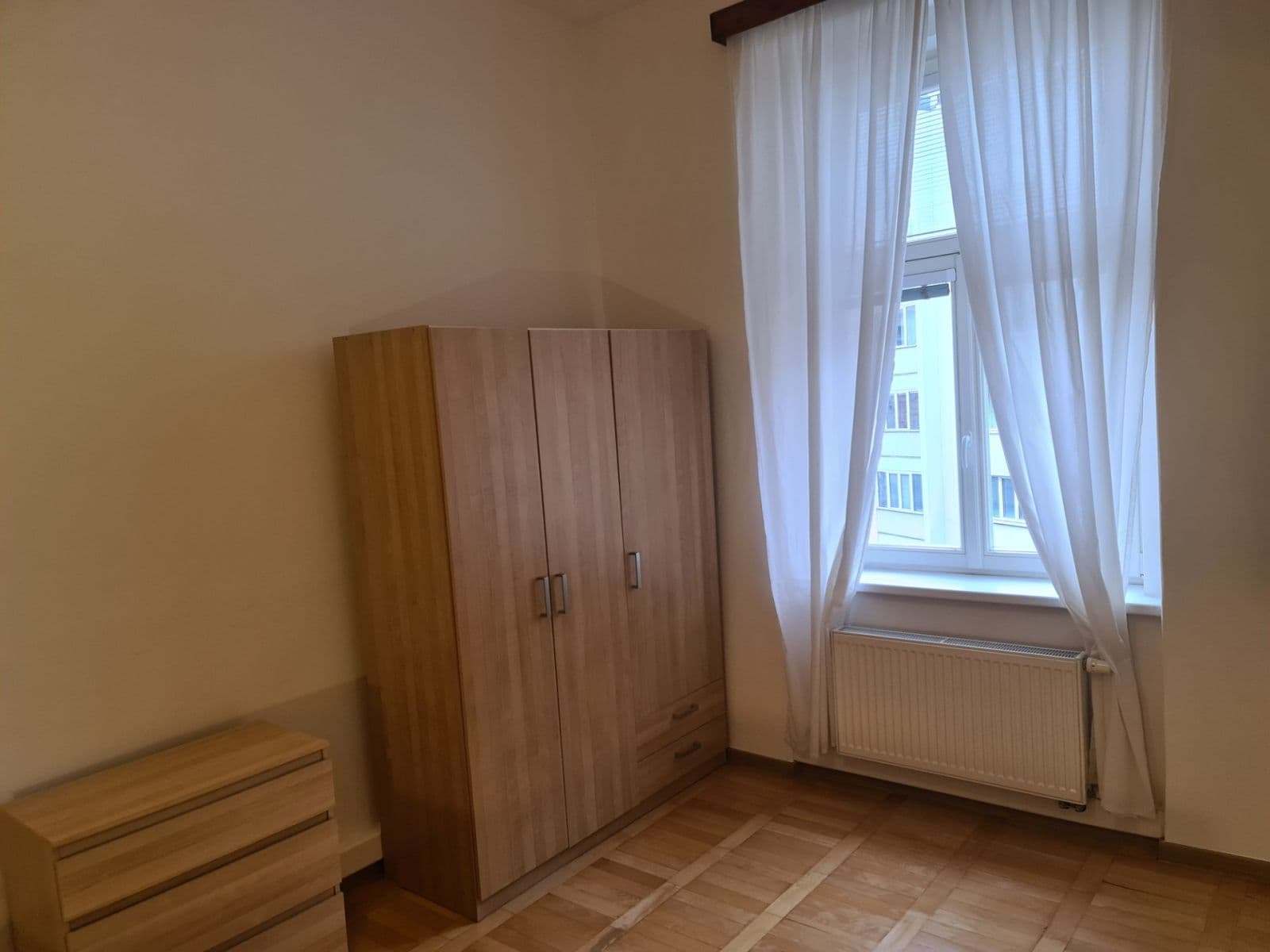 Pronájem bytu 4+1 85 m², Varšavská, Praha, Praha Pronájem bytu 4+1 85 m², Varšavská, Praha, Praha