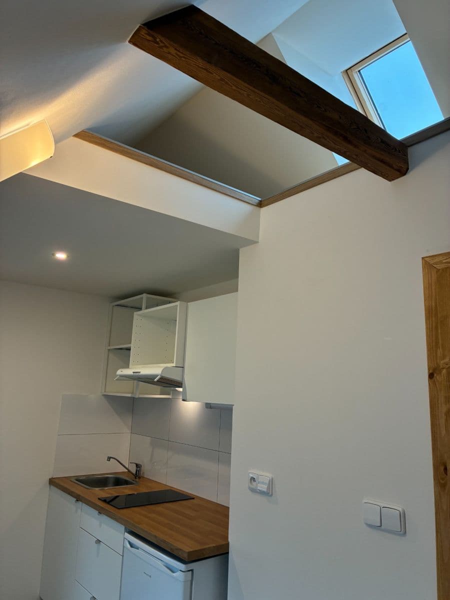 Pronájem bytu 1+kk 32 m², Za Mlýnem, Hostivice, Středočeský kraj Pronájem bytu 1+kk 32 m², Za Mlýnem, Hostivice, Středočeský kraj