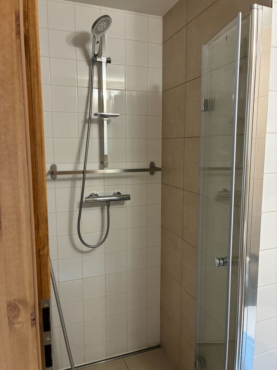 Pronájem bytu 1+kk 32 m², Za Mlýnem, Hostivice, Středočeský kraj Pronájem bytu 1+kk 32 m², Za Mlýnem, Hostivice, Středočeský kraj