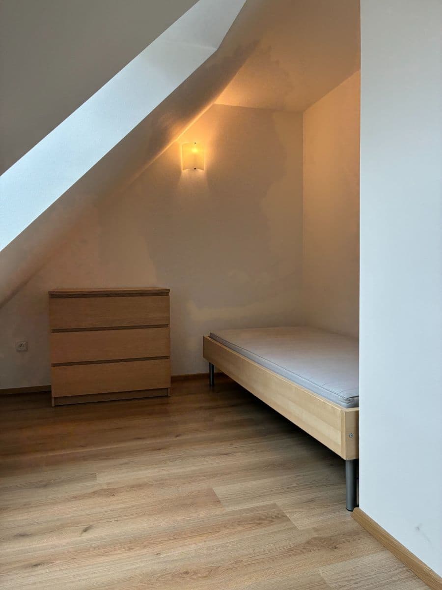 Pronájem bytu 1+kk 32 m², Za Mlýnem, Hostivice, Středočeský kraj Pronájem bytu 1+kk 32 m², Za Mlýnem, Hostivice, Středočeský kraj