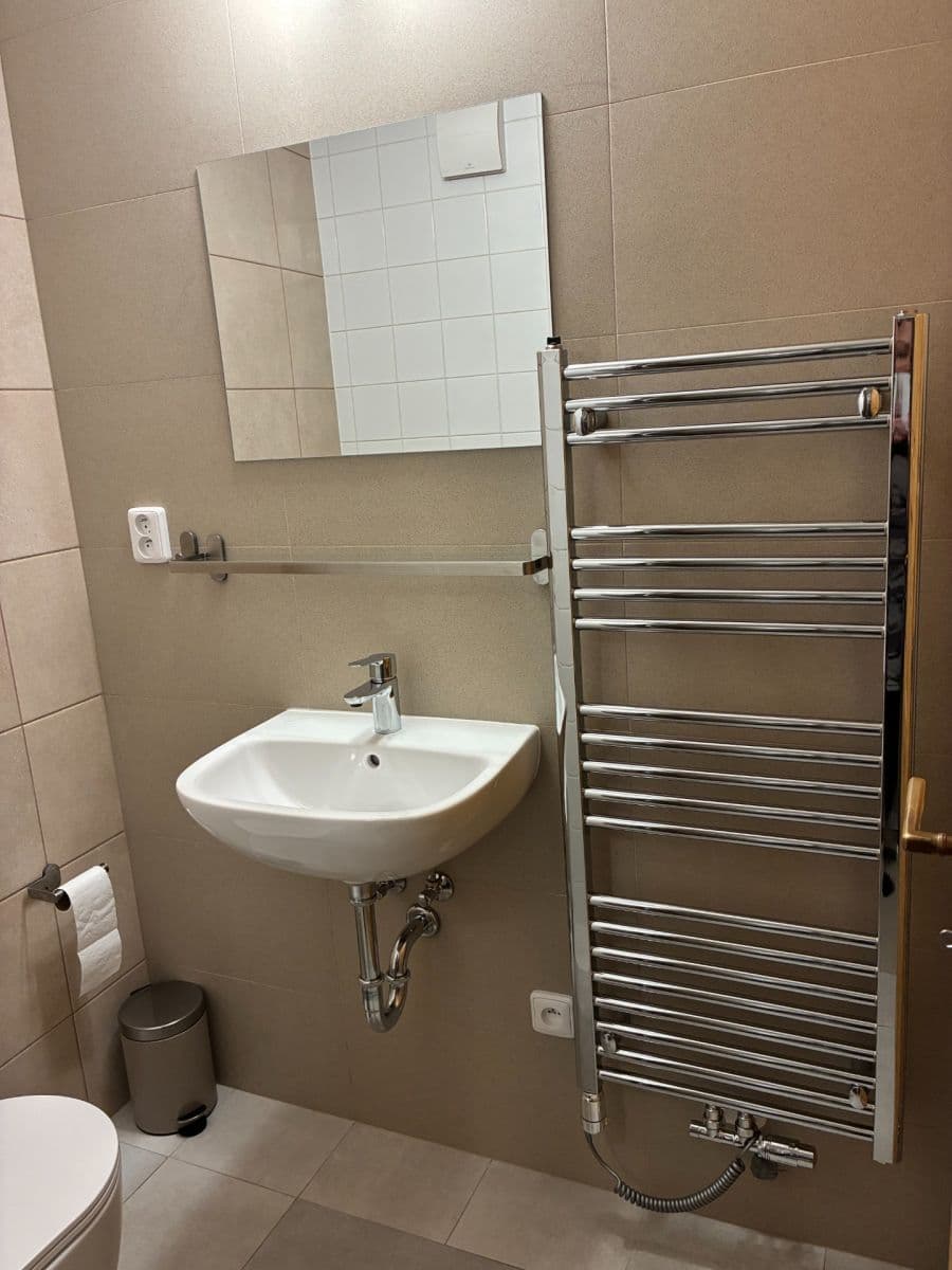 Pronájem bytu 1+kk 32 m², Za Mlýnem, Hostivice, Středočeský kraj Pronájem bytu 1+kk 32 m², Za Mlýnem, Hostivice, Středočeský kraj